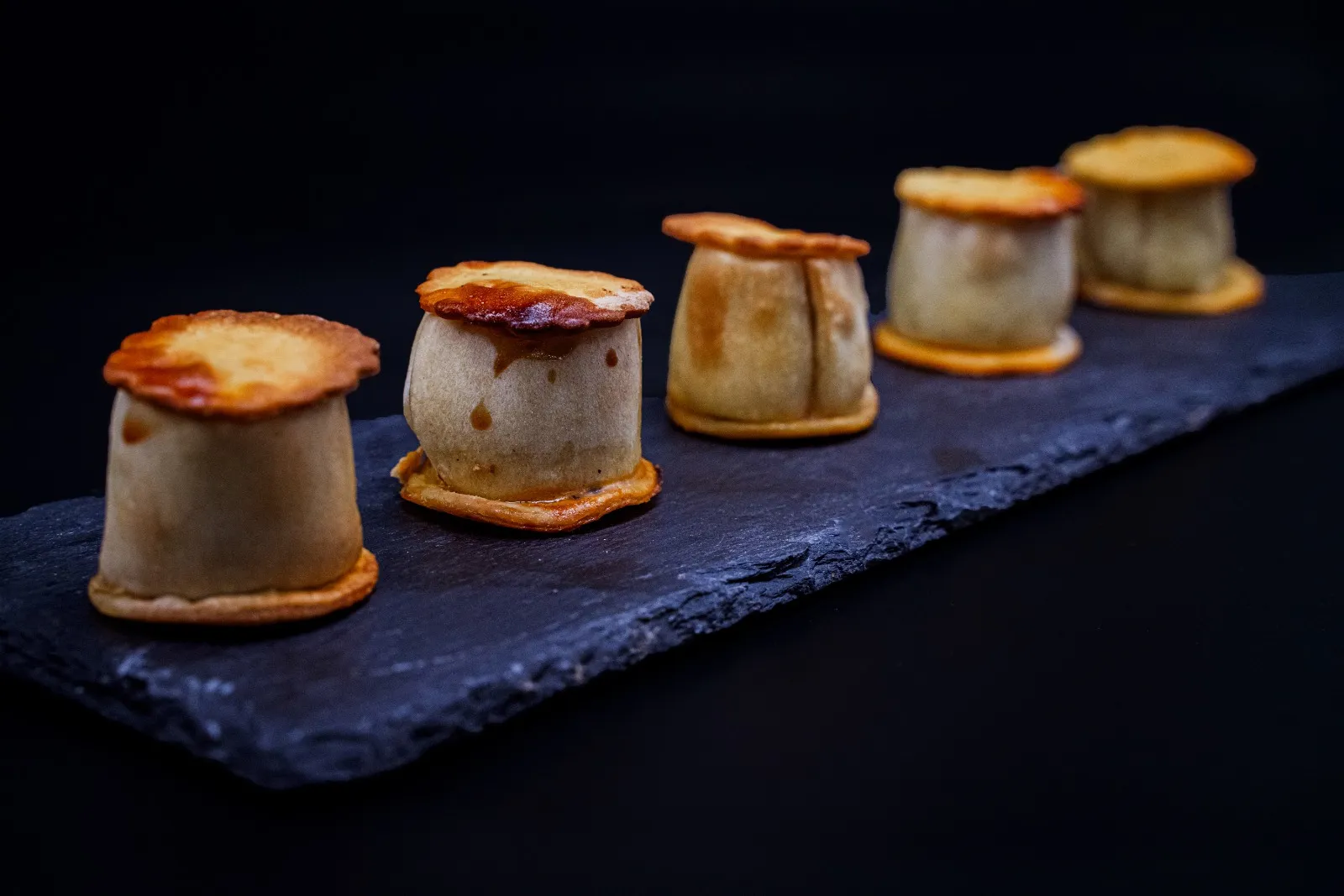 Cônes dorés gastronomiques pour cocktail - Traiteur Montpellier